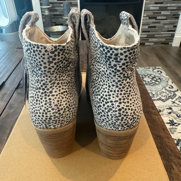 TOMS Constance Heeled Boot - Picture 5 of 12